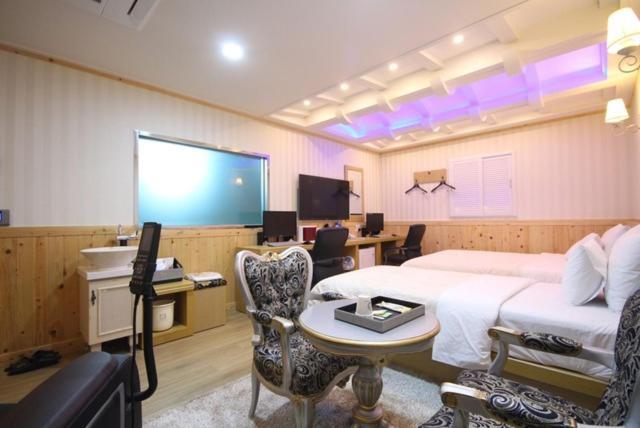 Yeosu Mj Motel Eksteriør bilde