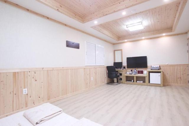 Yeosu Mj Motel Eksteriør bilde