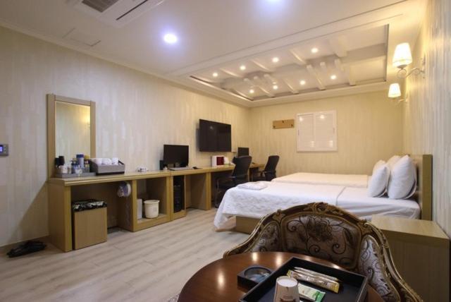 Yeosu Mj Motel Eksteriør bilde